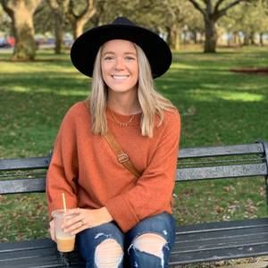 Meet your Posher, Lauren